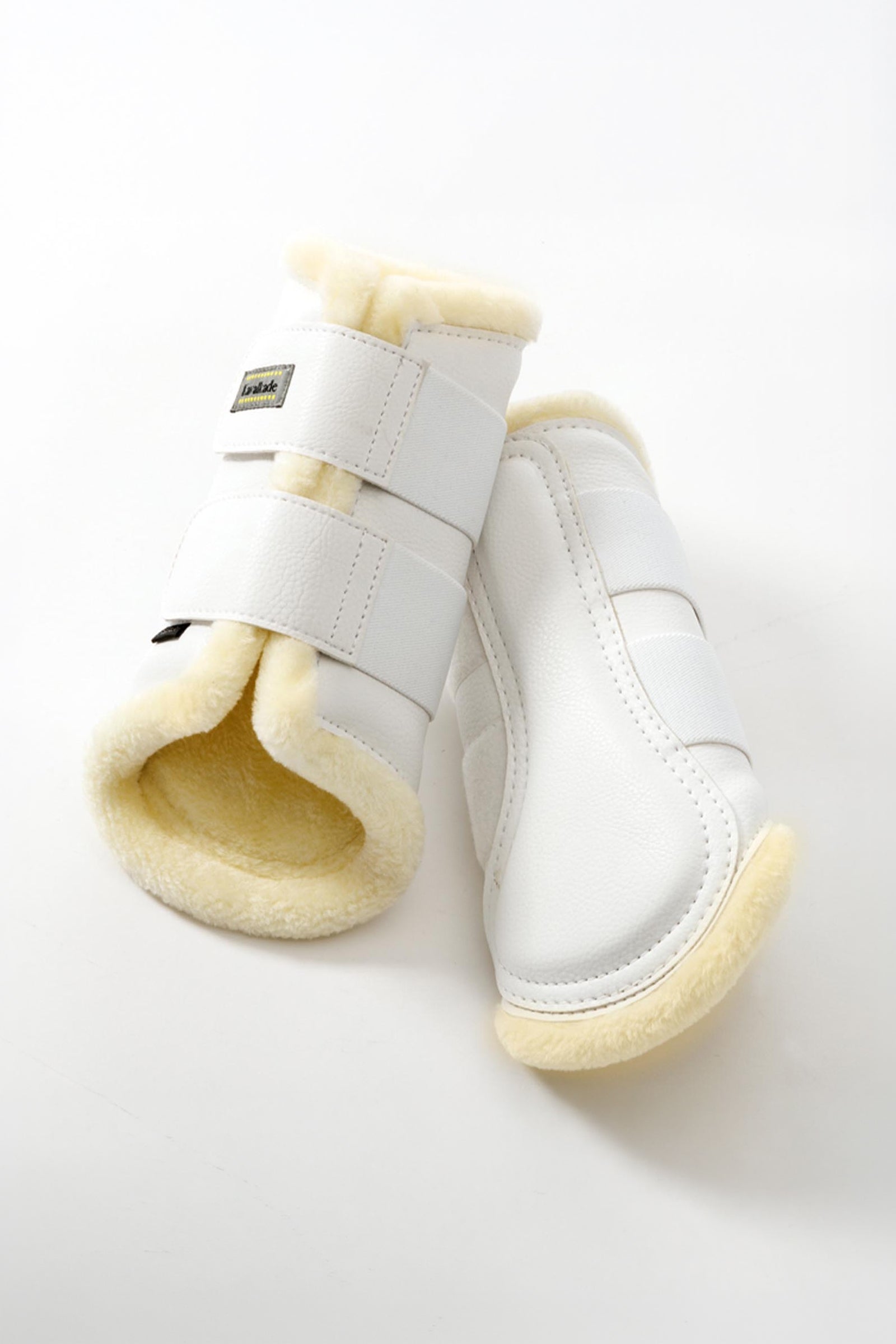 Kavalkade Anatomic synteettiset suojat tekoturkiksella Leg Protection & Hoof Protection for Horses