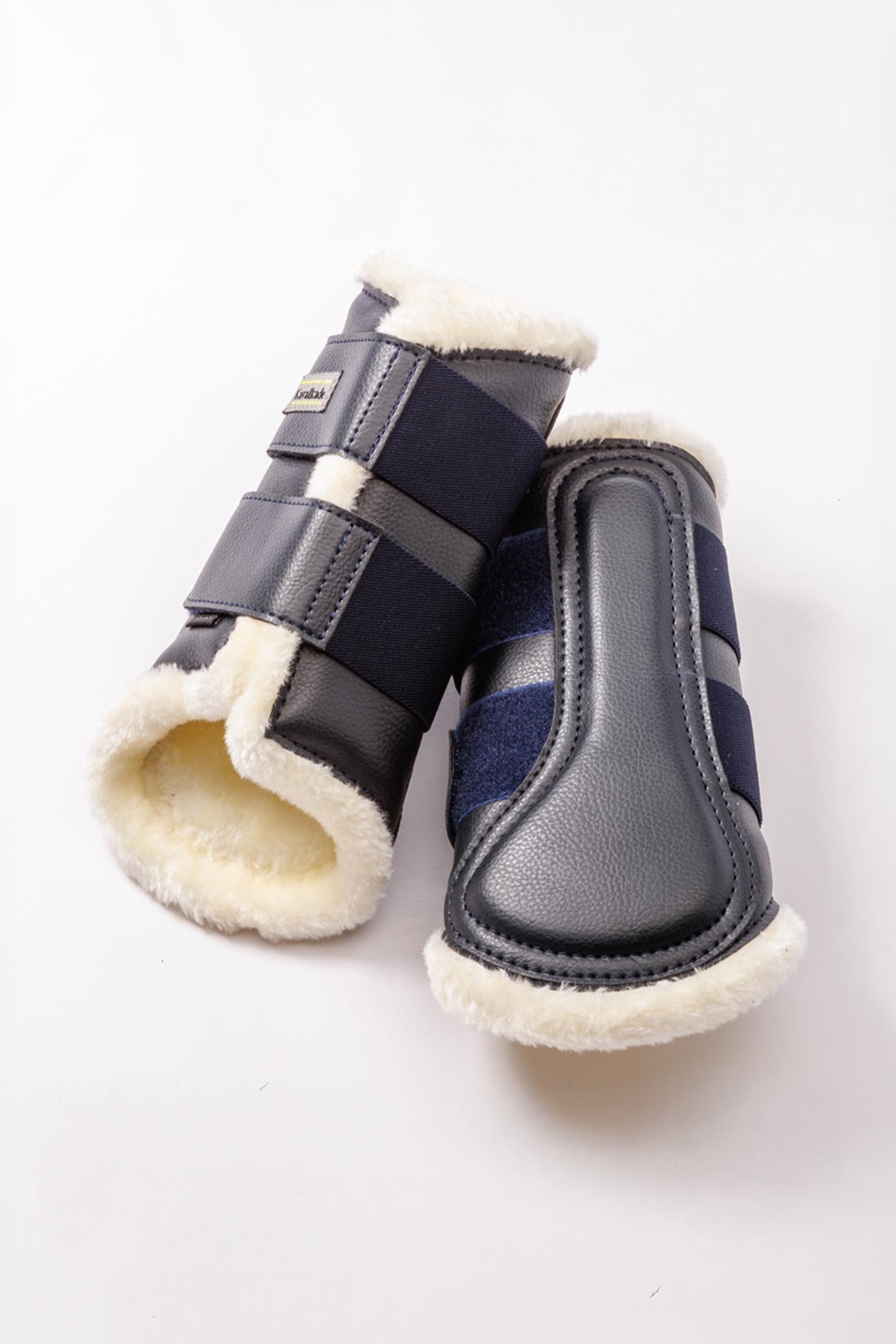 Kavalkade Anatomic synteettiset suojat tekoturkiksella Leg Protection & Hoof Protection for Horses