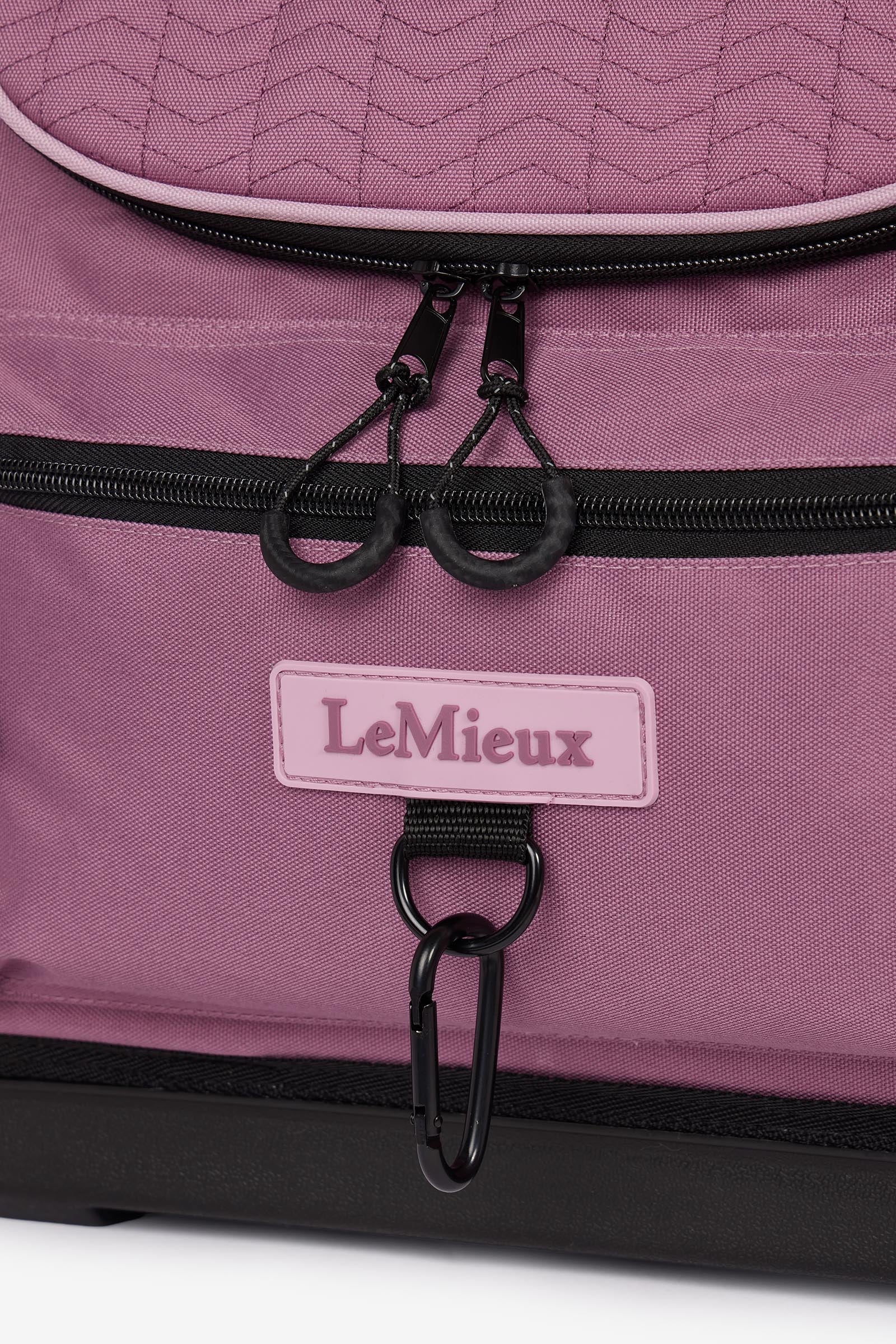Pack shot 2