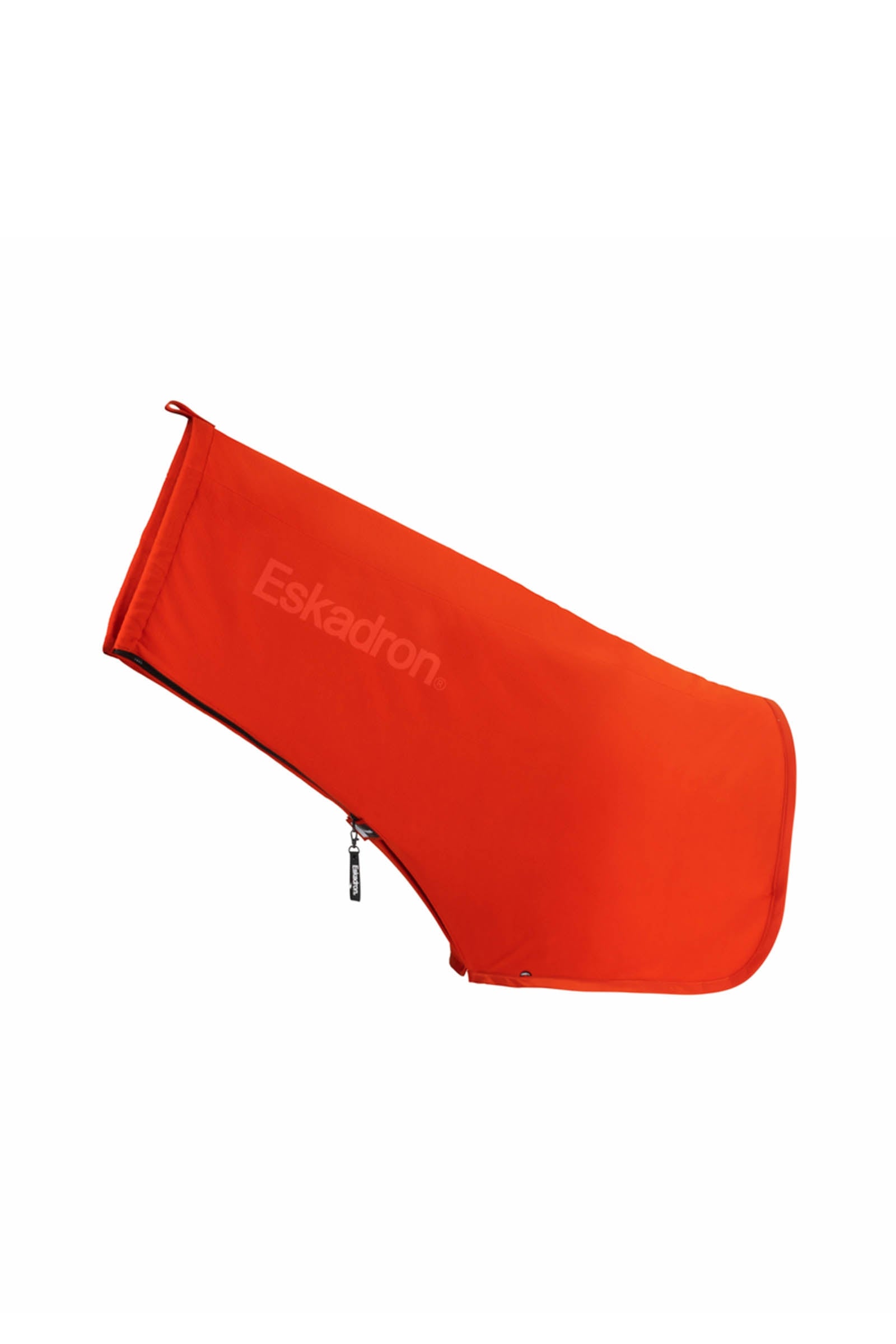 Eskadron Dynamics AW25 fleecekaulahuivi vetoketjulla kaulassa Loimet