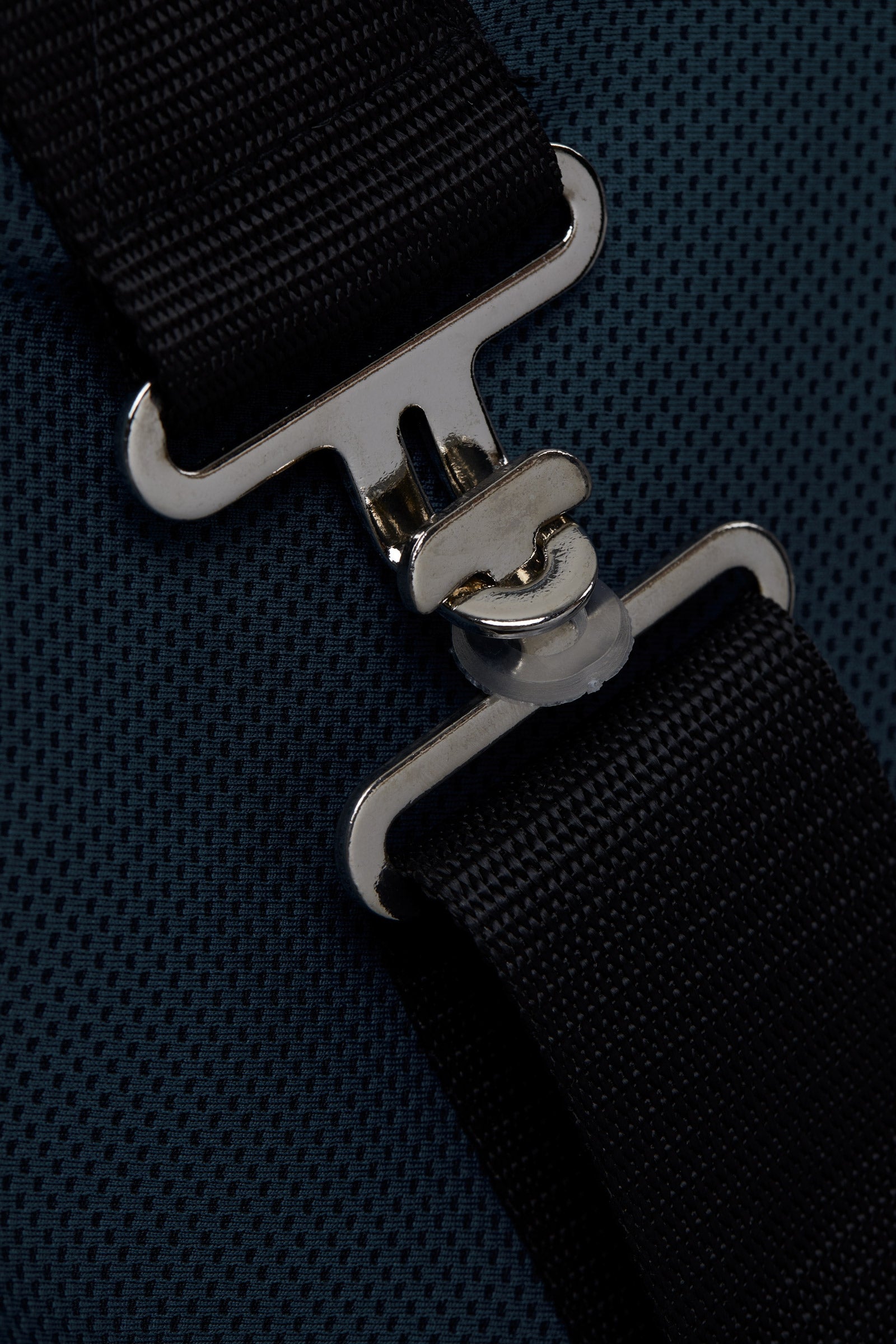 Pack shot 4