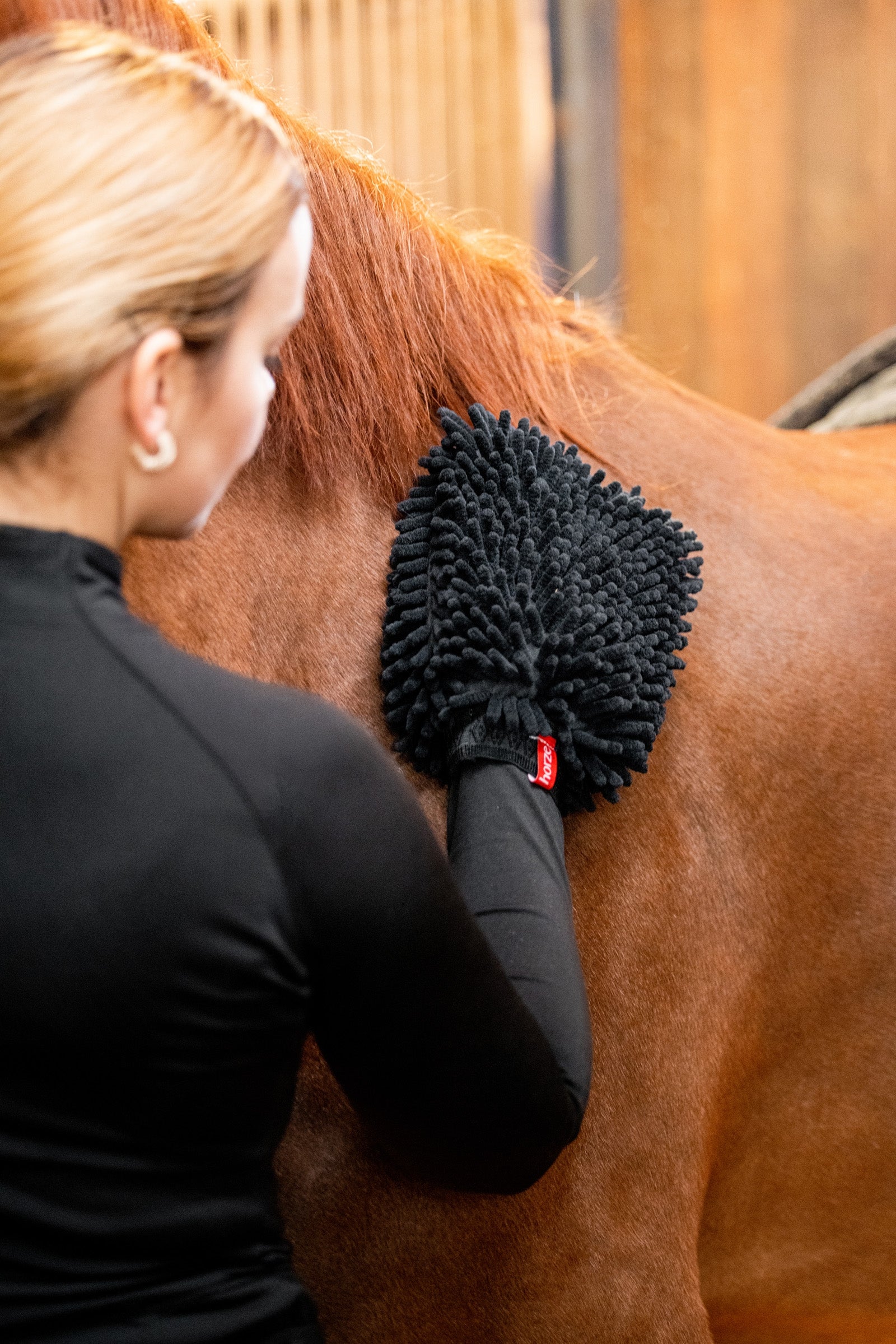 Horze Microfibre Grooming Glove Horse Grooming Tools
