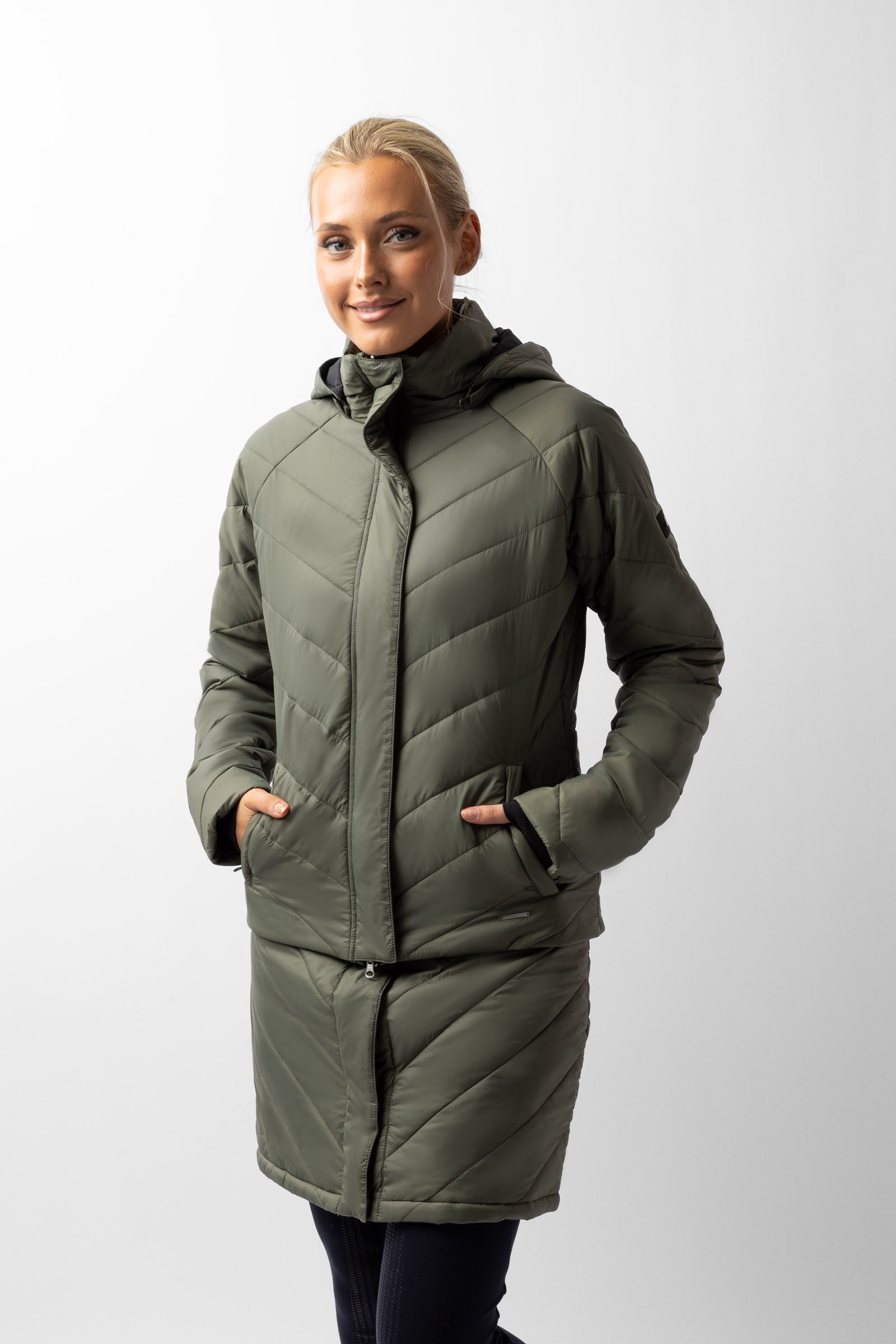Horze Aurora Padded Parka Riding Riding Jacket with Removable Skirt Women’s Riding Clothing