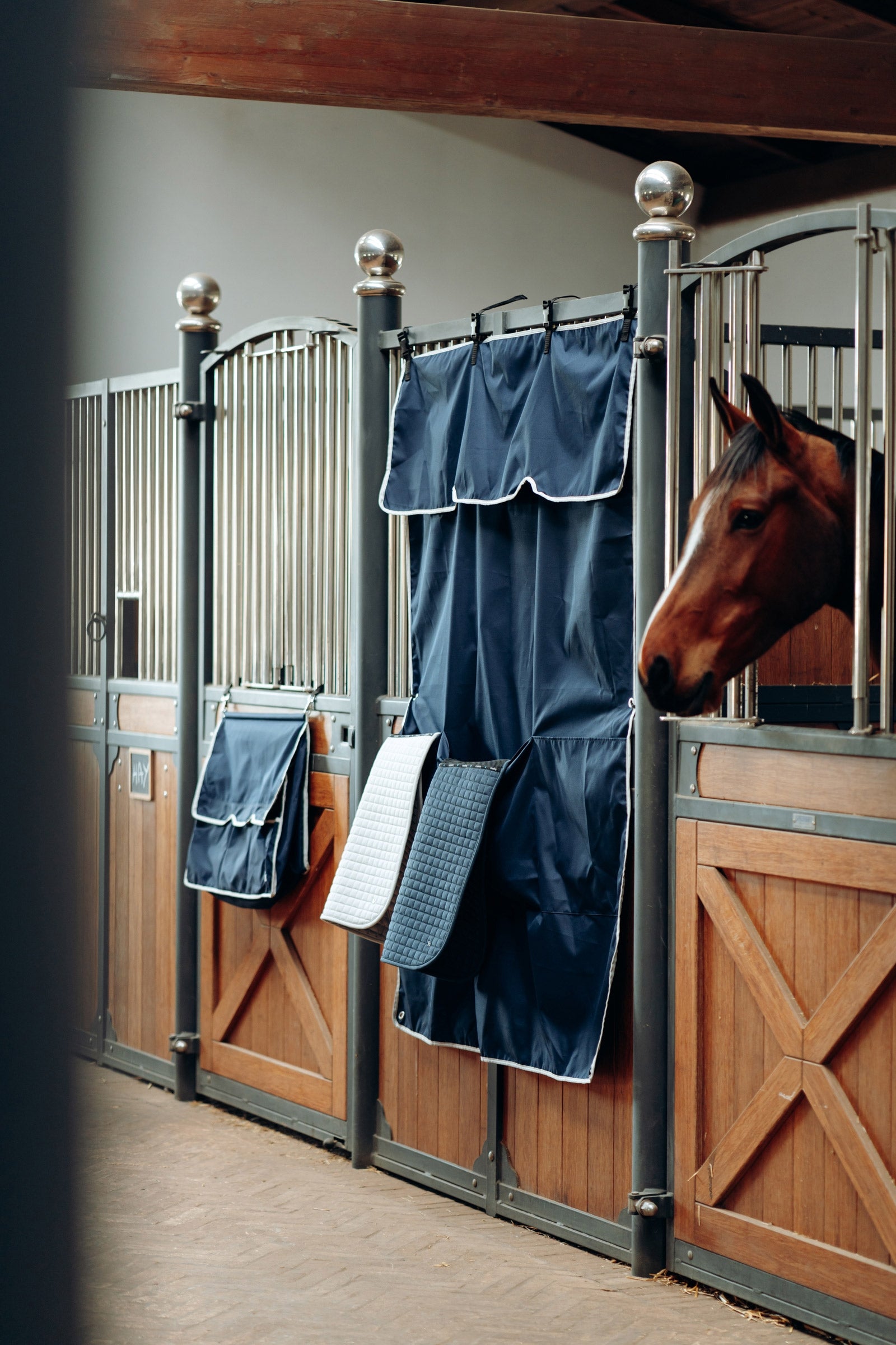 Horze Neat & Tidy Box Curtain Stable Equipment