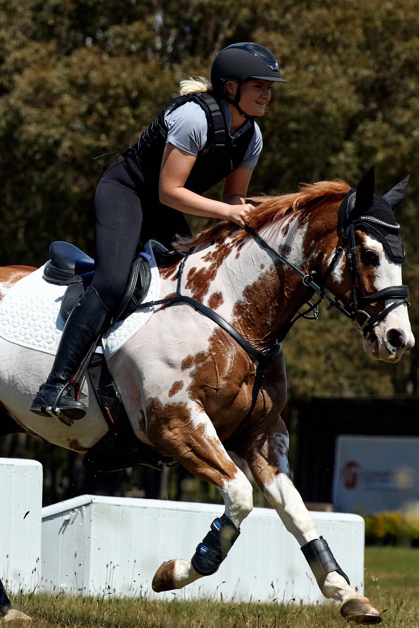 Weatherbeeta Suede Elite Air-Tec Jump Shaped Saddle Pad Saddle Pads