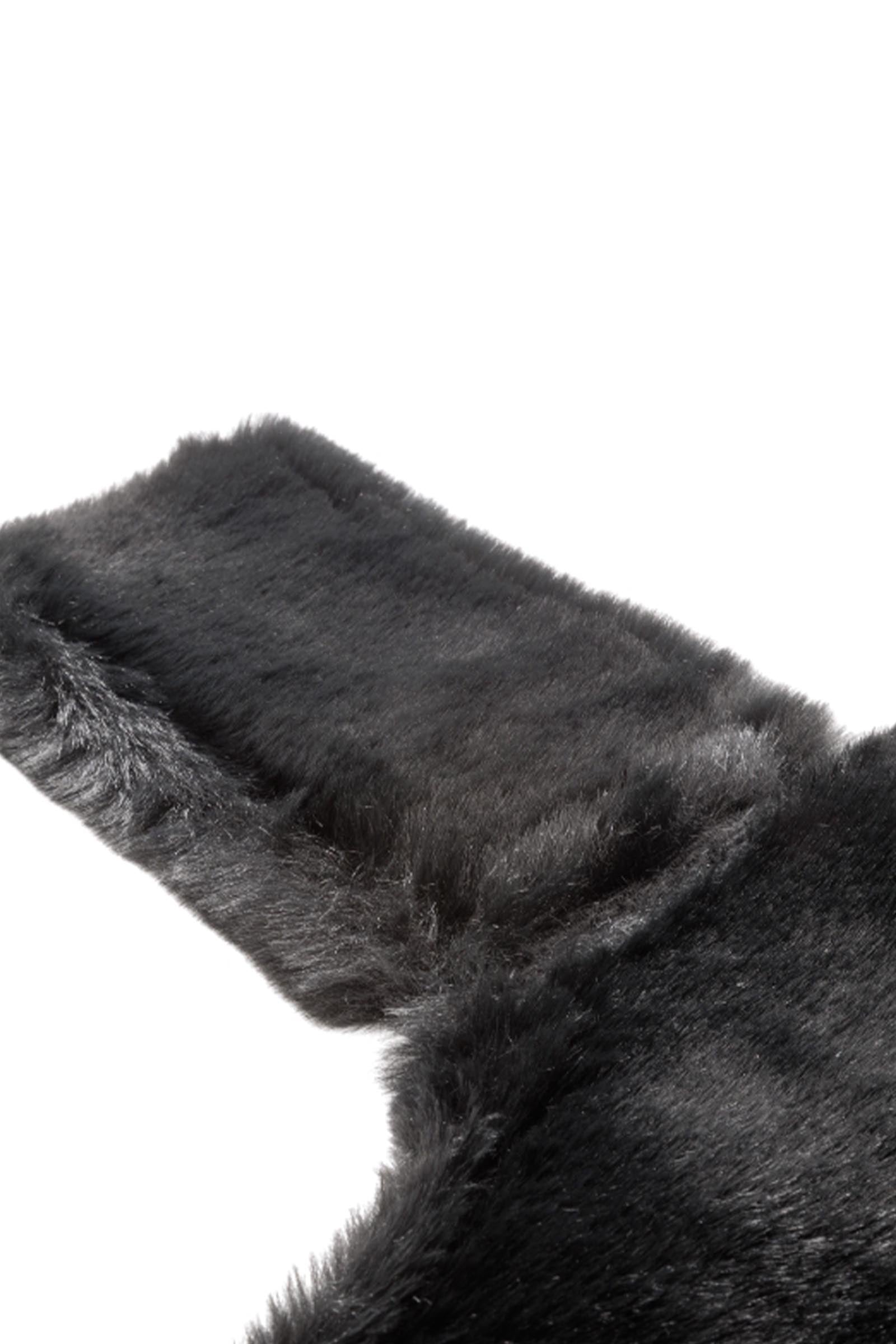 Kavalkade Gustav Studguard Cover, Faux Fur Saddles, Girths & Stirrups