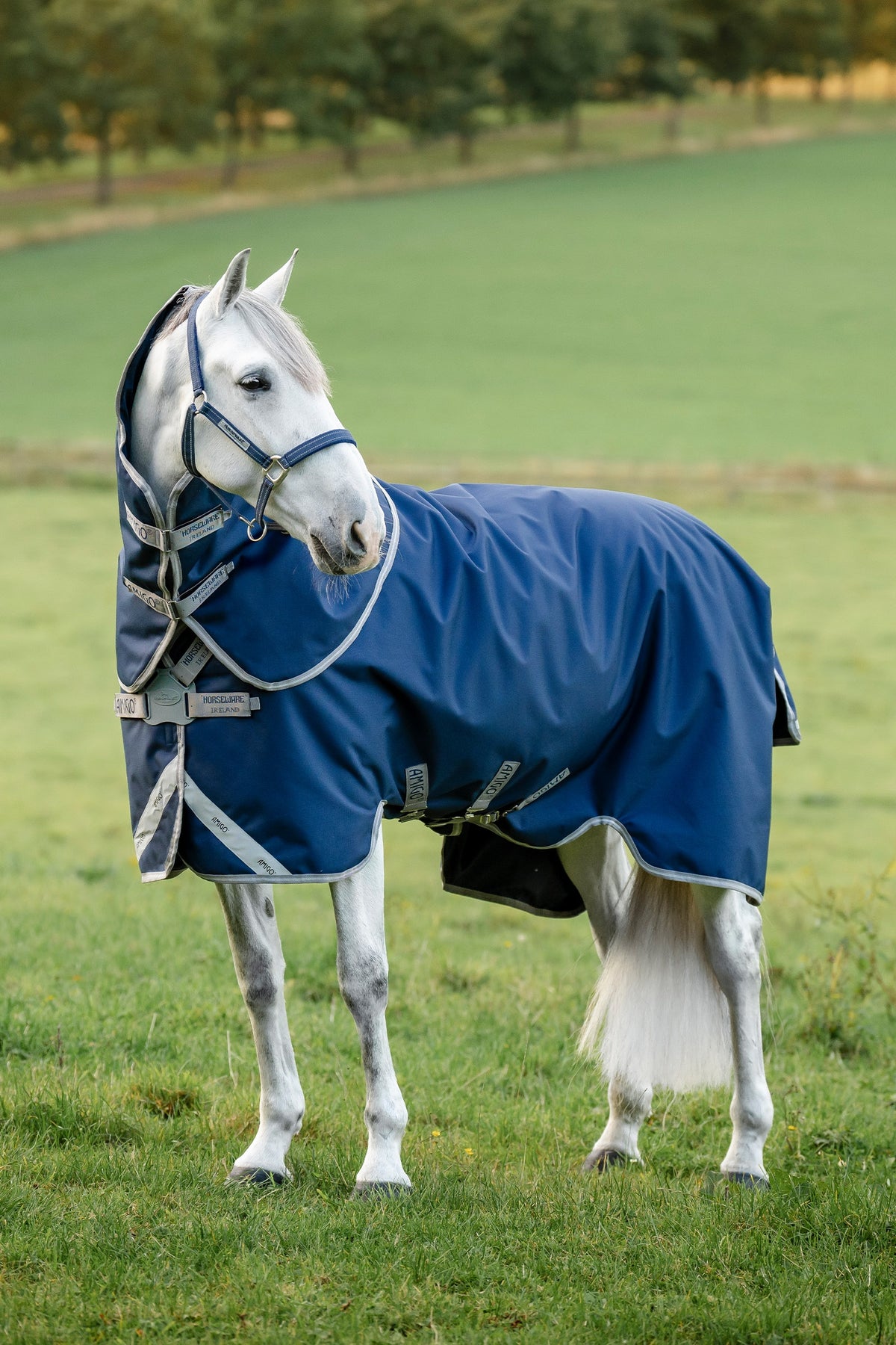 Horseware Amigo 1200D FieldSafe Plus ulkoloimi irrotettavalla kaulaosalla, 50 g Loimet