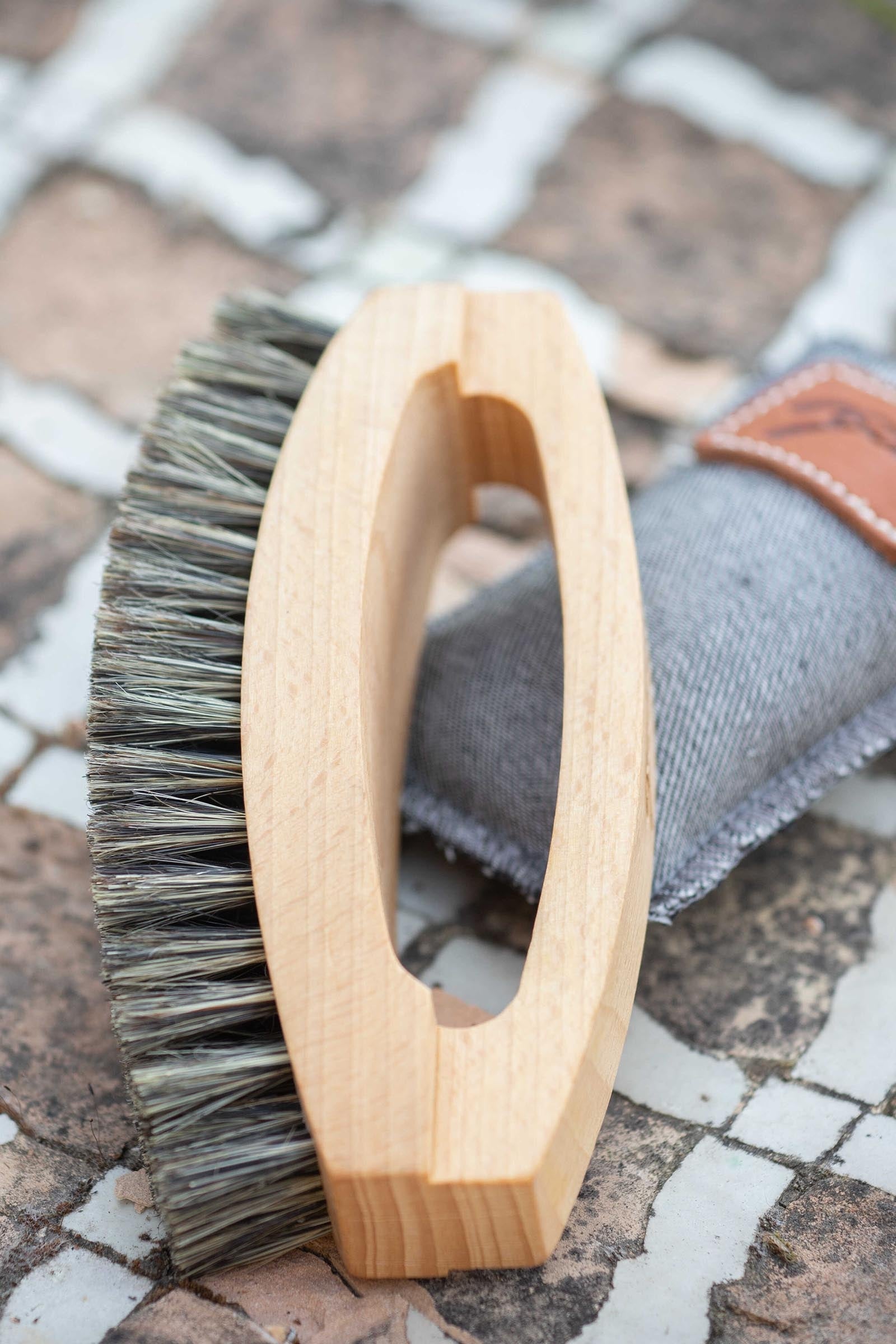 PENELOPE Handle Brush Horse Grooming Tools