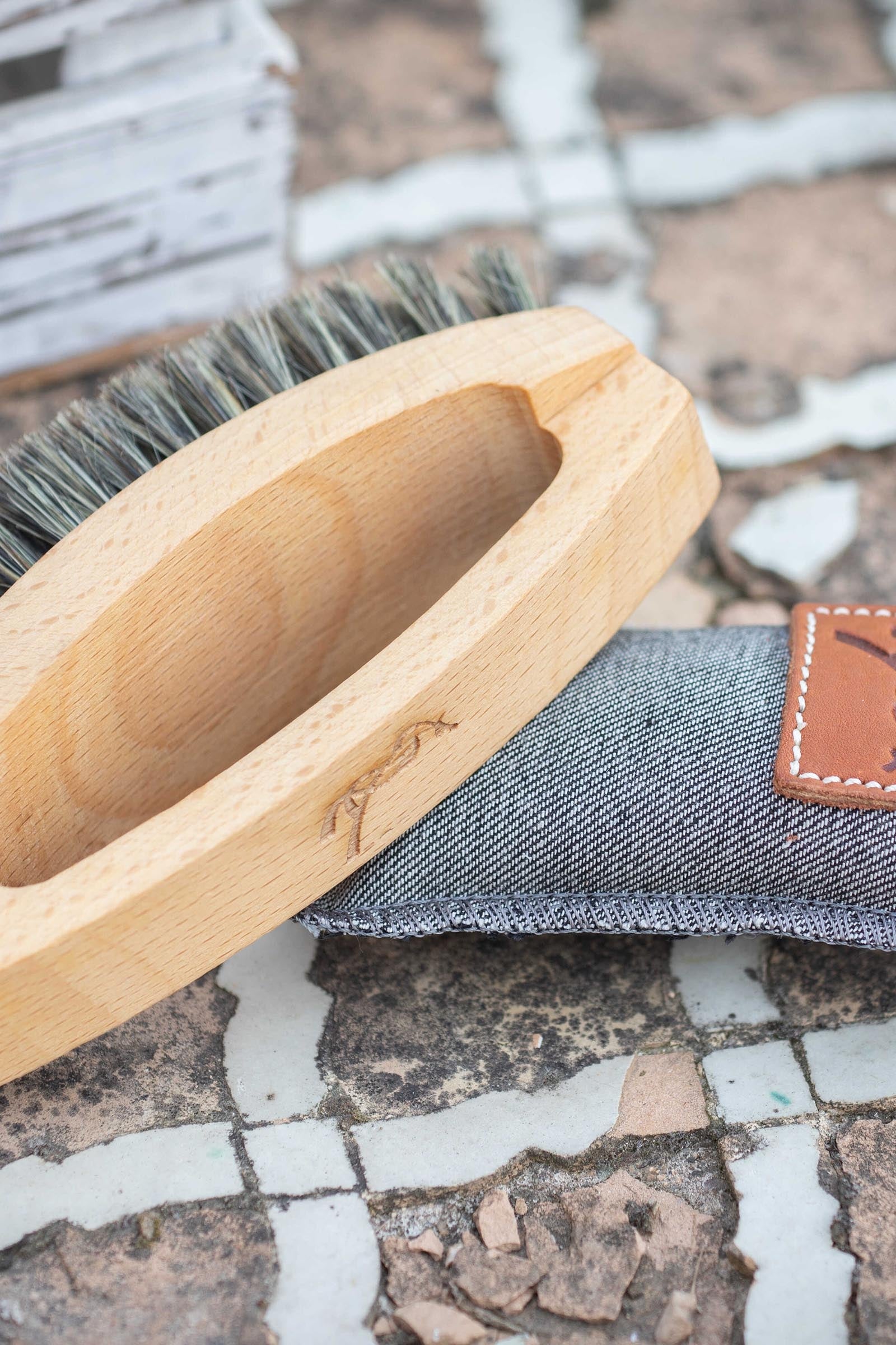 PENELOPE Handle Brush Horse Grooming Tools