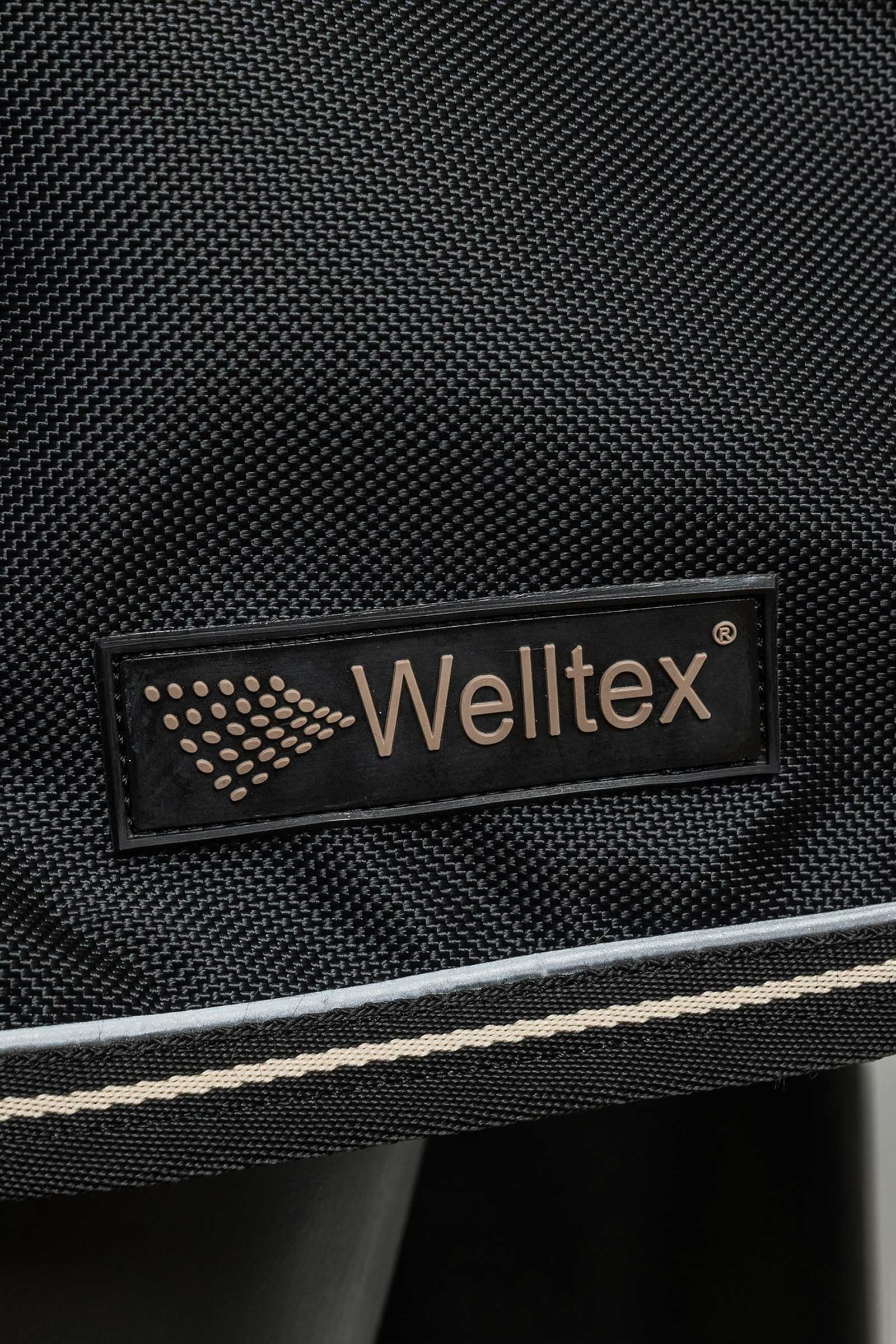 Back on Track Obsidian Turnout Rug With Detachable Neck, 150g Horse Rugs