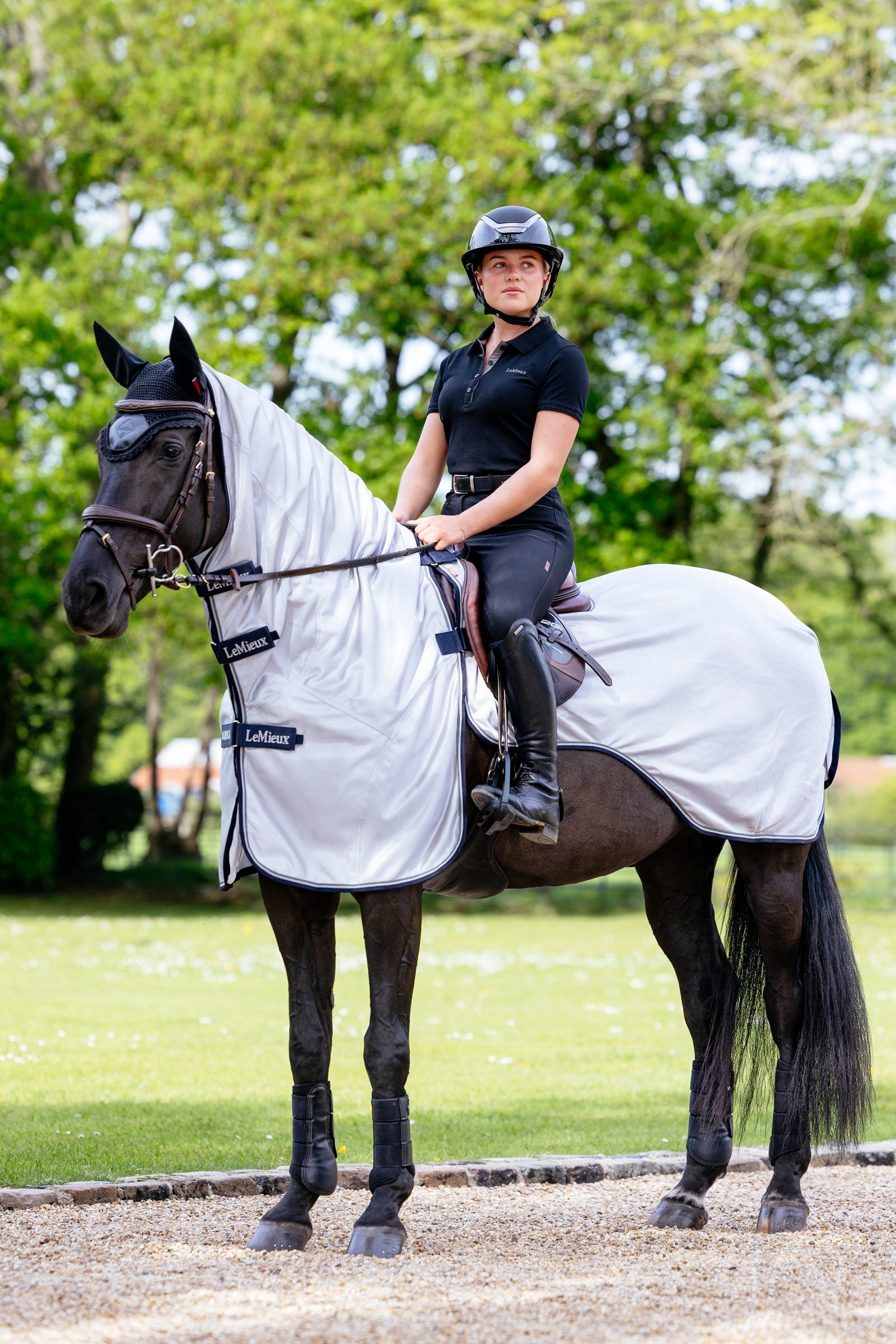 LeMieux Ride On ratsastuskärpässuoja irrotettavalla kaula- ja olkaosalla Loimet