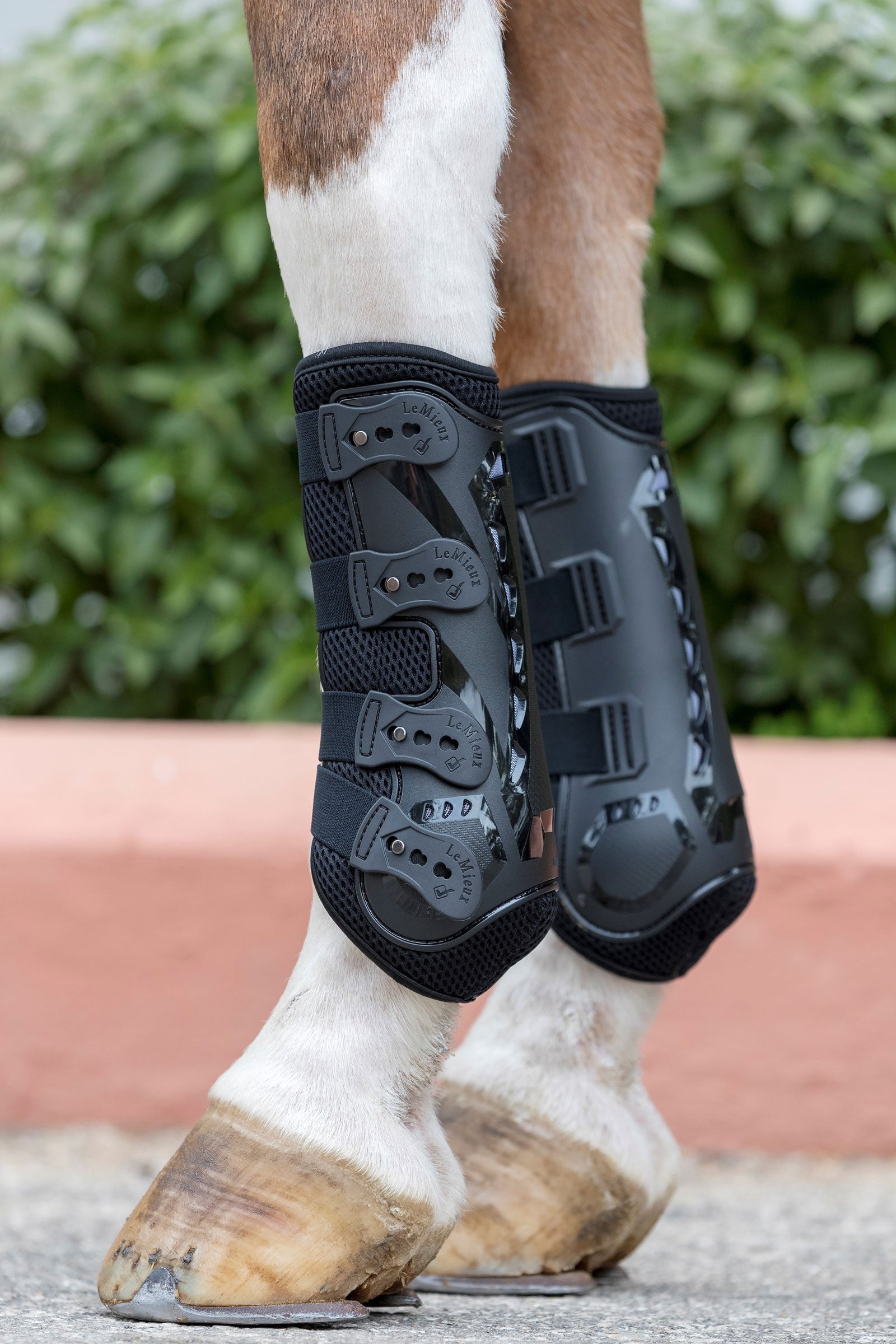 LeMieux Ultra Mesh Snug takajalan bootsit hevoselle Leg Protection & Hoof Protection for Horses