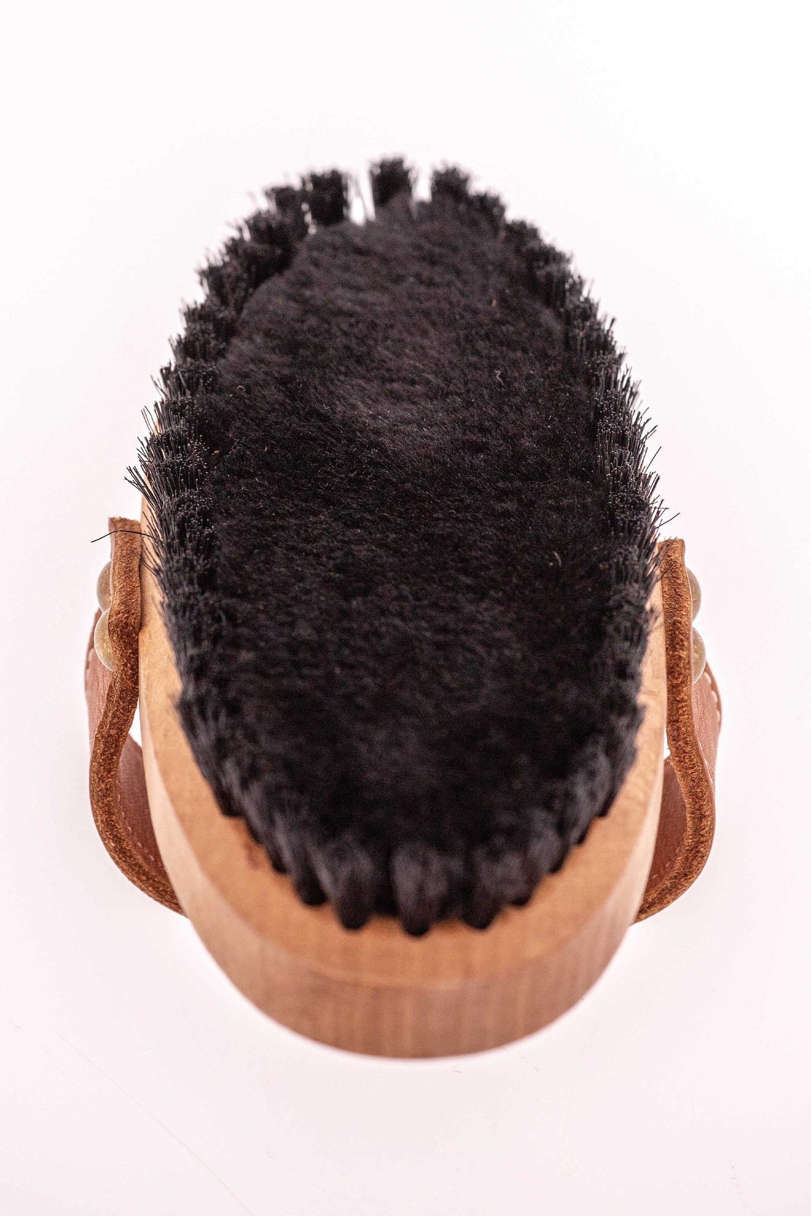 PENELOPE Dandy Brush, Large Horse Grooming Tools