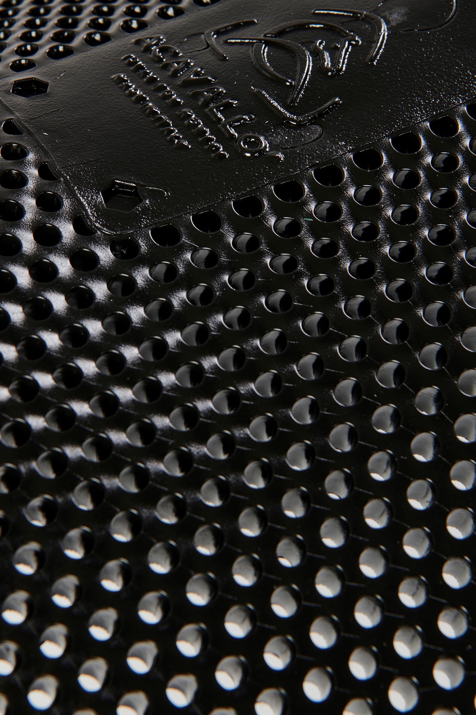 Pack shot 4