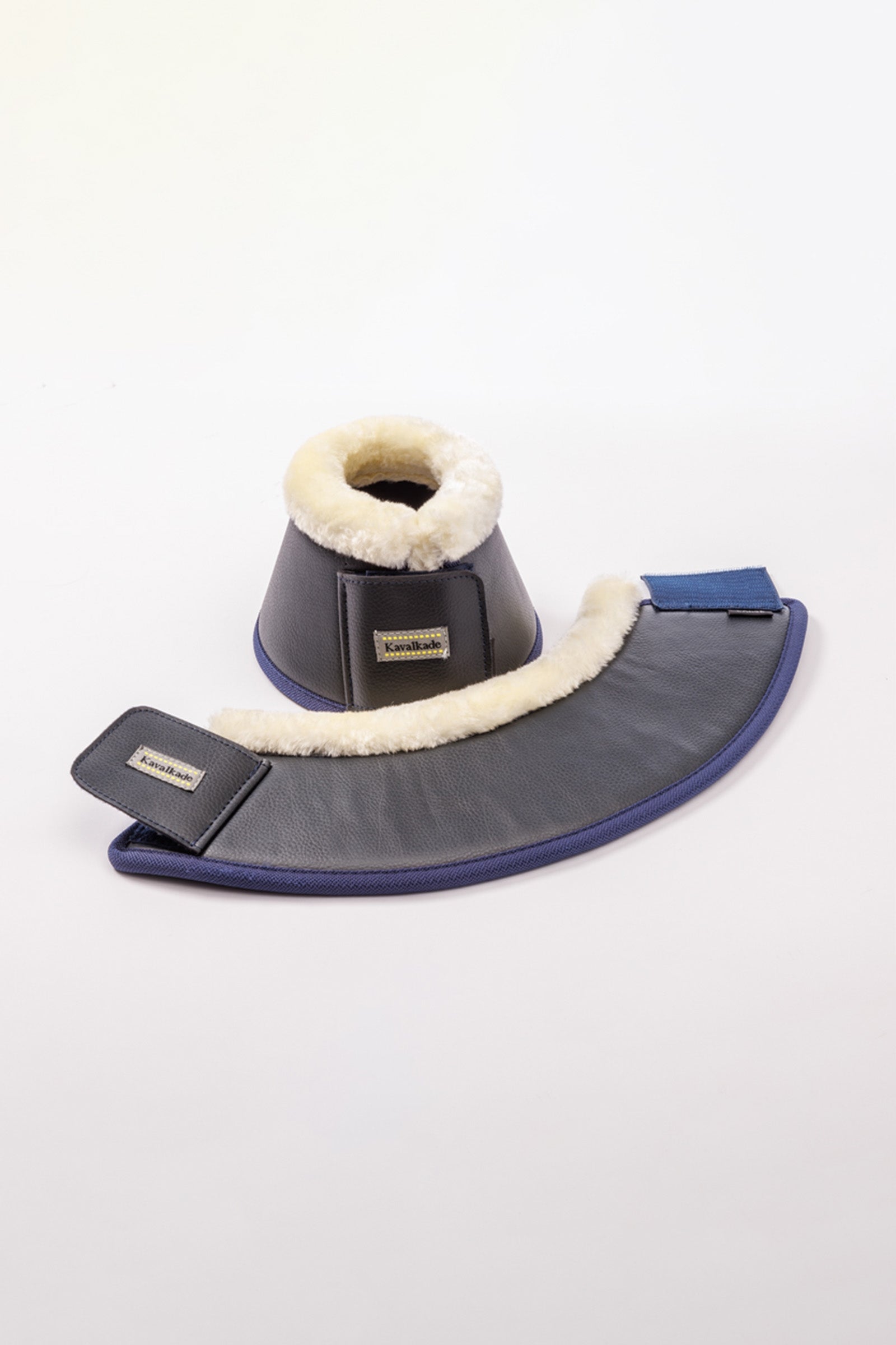 Kavalkade yli ulottuvat saappaat tekoturkiksella (1 pari) Leg & Hoof Protection
